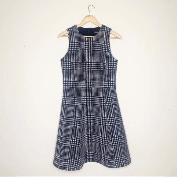 J. McLaughlin Dresses & Skirts - J. McLaughlin Plaid Fit and Flare Dress Medium
